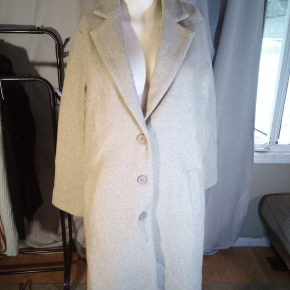 Orb Cream Trench Coat - Picture 4 of 4